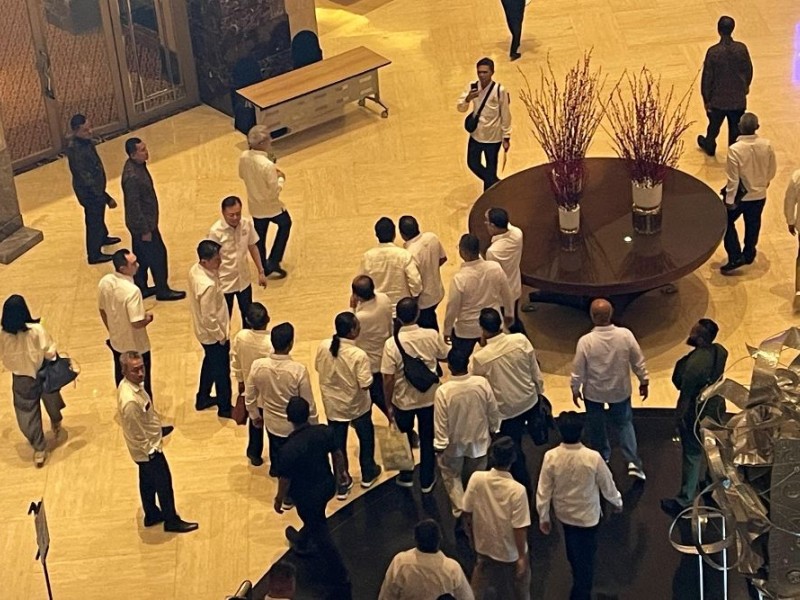 Ketum Kadin periode 2021-2026 Arsjad Rasjid telah tiba di The Ritz Carlton Mega Kuningan, Jakarta, untuk menghadiri Musyawarah Nasional (Munas) Konsolidasi Persatuan Kadin Indonesia pada hari ini, Kamis (16/1/2025). - BISNIS/RIka Anggraeni