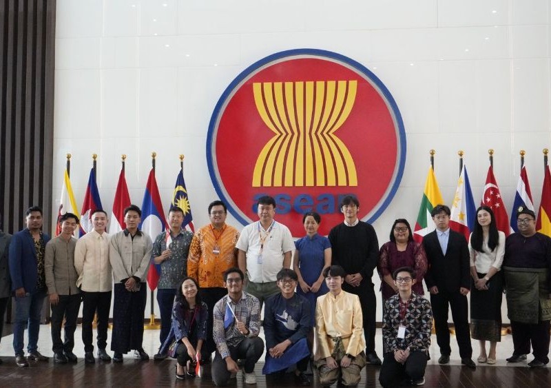 11 delegasi muda Asean dan Timor Leste berkunjung ke kantor Sekretariat Asean di Jakarta. Dok FPCI