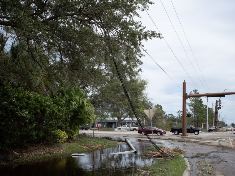 Foto-Foto Dahsyatnya Badai Ian Terjang Florida AS