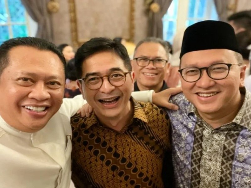 Ketua MPR RI Bambang Soesatyo alias Bamsoet berfoto bersama Ketua TPN Ganjar-Mahfud, Arsjad Rasjid bersama dengan Ketua TKN Prabowo Subianto-Gibran Rakabuming Raka, Rosan Roeslani saat momen gelar griya atau open house Kamis (11/4/2024)/Instagram Bambang Soesatyo