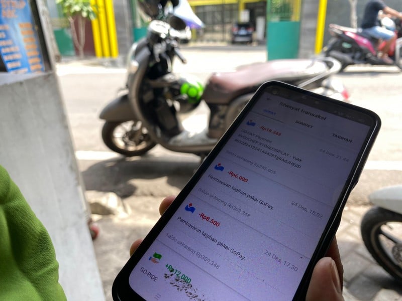 Pendapatan dan potongan biaya aplikasi yang dibayarkan salah satu driver Gojek