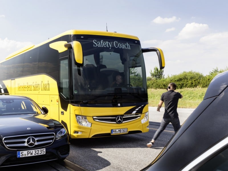 IAA Commercial Vehicles 2018 : Inilah Fitur Keselamatan Terbaru Bus Mercedes-Benz dan Setra