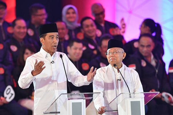 DEBAT CAPRES 2019: Prabowo Geram & Malu, Sandi Pijat Bahu, Ma’ruf Gugup, Jokowi Tegas