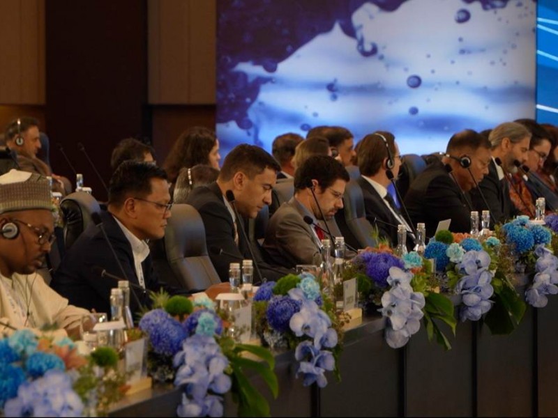 Sejumlah delegasi dari negara-negara anggota World Water Forum (WWF) mengadakan rapat penutupan tingkat menteri  di Nusa Dua, Bali, Selasa (21/5/2024) - Bisnis/Adam Rumansyah