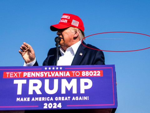 Viral Rekaman Kamera saat Peluru Menyambar Telinga Donald Trump