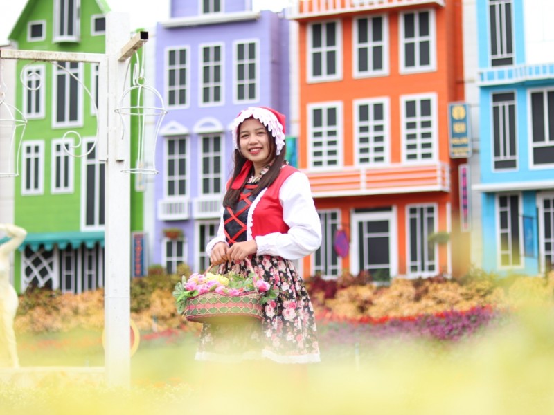 Wisata Malang-Spot selfie wahana Little Amsterdam di Flora Wisata San Terra/www.florawisatasanterra.com