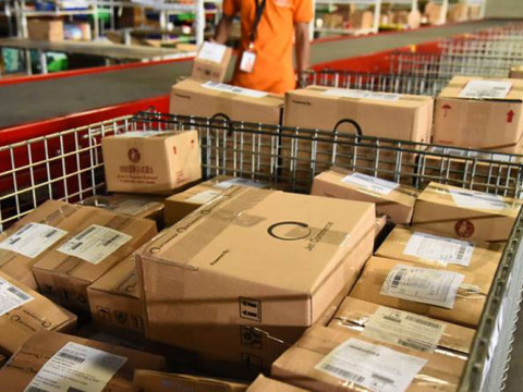 Penampakan salah satu gudang e-commerce