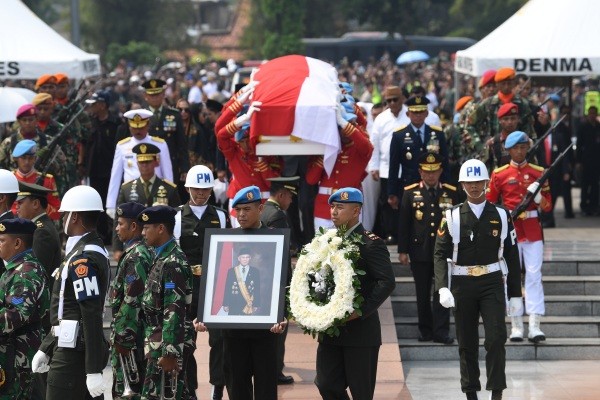 Foto-foto Perjalanan Jenazah B.J. Habibie 