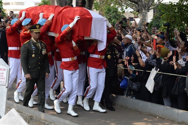 Foto-foto Perjalanan Jenazah B.J. Habibie 