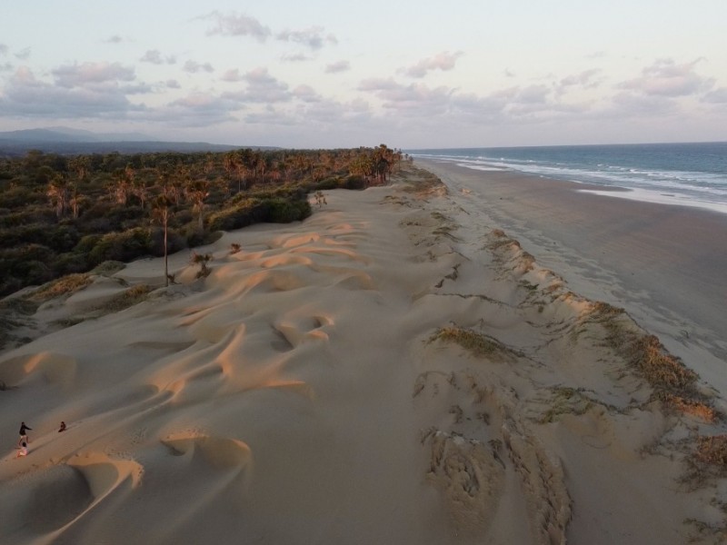 Mengikis Bulir-Bulir Penyesalan di Surga Marginal Pantai Oetune