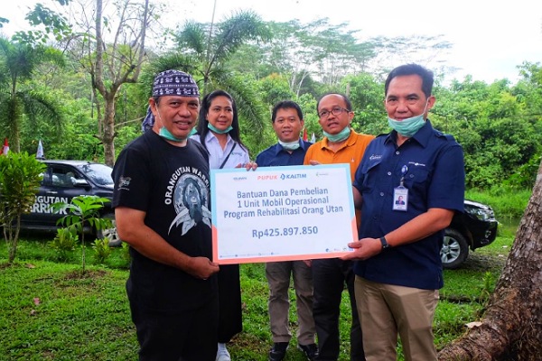 Pupuk Kaltim Beri Mobil Operasional untuk Dukung Penyelamatan Orangutan di BOSF