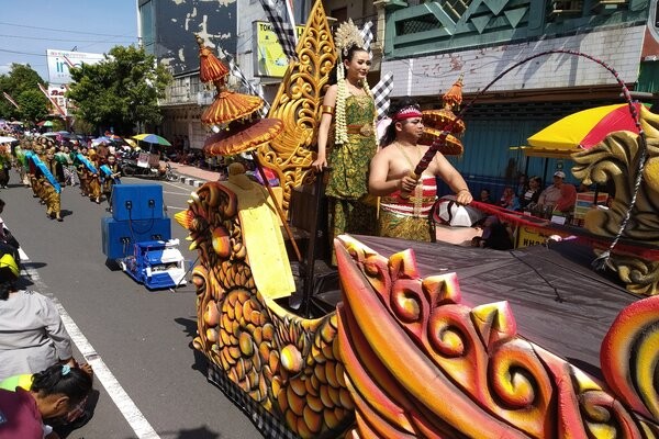 Pawai Budaya Kota Blitar Serukan Harmoni dalam Kebhinekaan