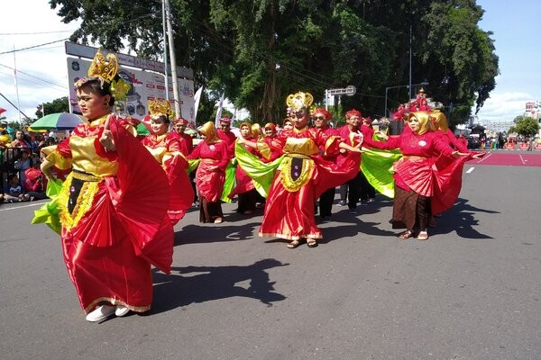 Pawai Budaya Kota Blitar Serukan Harmoni dalam Kebhinekaan