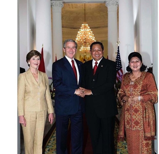 Ani Yudhoyono Dapat Dukungan Doa dari Keluarga Mantan Presiden AS George W. Bush