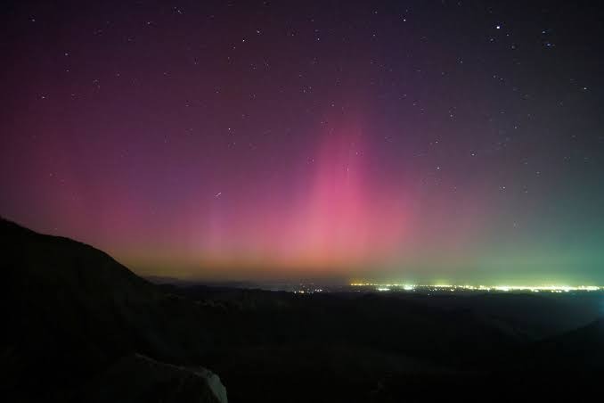 Badai Matahari Sebabkan Cahaya Aurora Spektakuler di Beberapa Negara, Ini Penampakannya