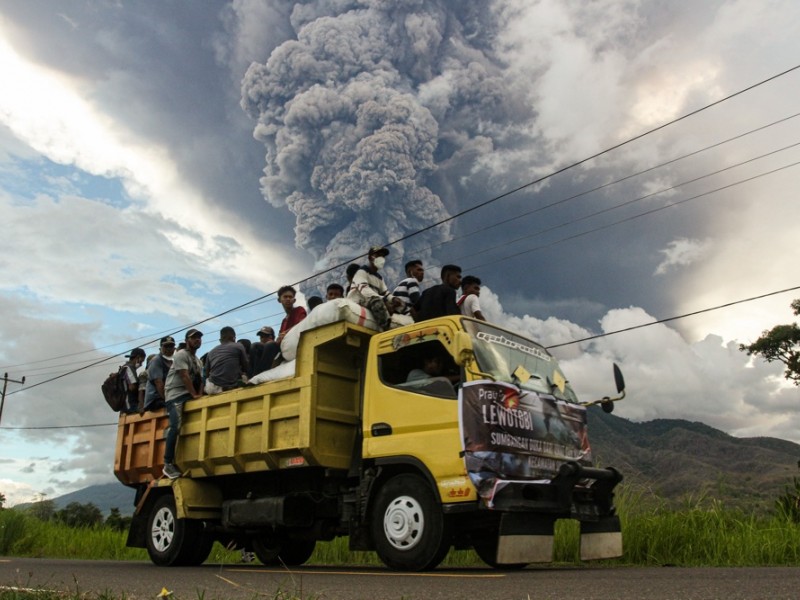 Foto-foto Letusan Gunung Lewotobi Hari Ini, Kamis 7 November 2024