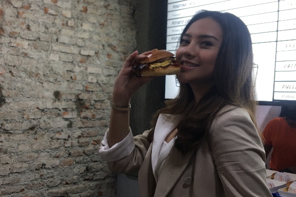 Bisnis Burger Selebgram Anya Geraldine