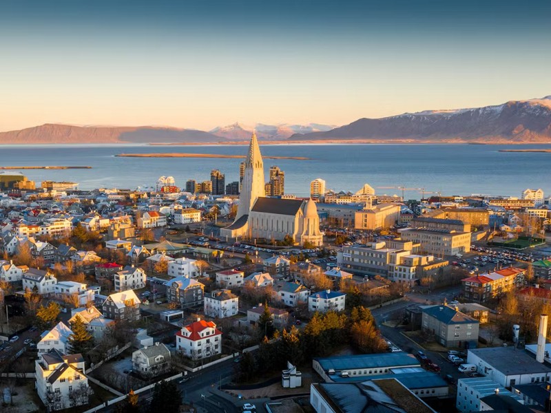 Islandia, salah satu negara terkaya di dunia - Visit Iceland