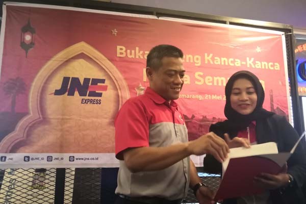 JNE Semarang: Pengiriman Paket Didominasi Produk Fesyen dan Sembako