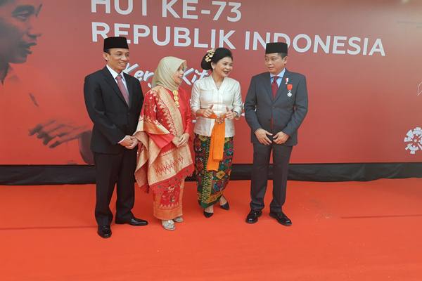 Foto Presiden dan Menteri Berbusana Nusantara Saat HUT Kemerdekaan Ke-73 RI