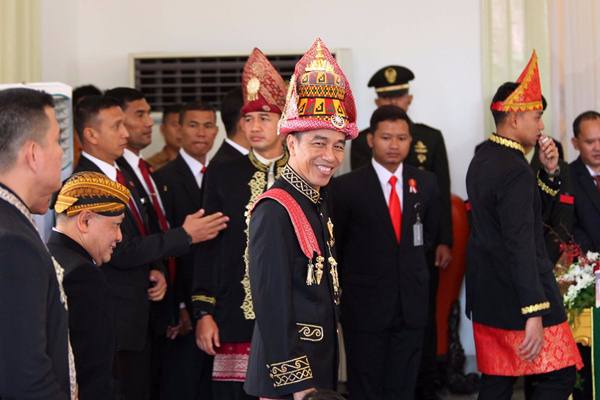 Presiden hingga Suku Baduy Kenakan Pakaian Adat di Upacara HUT RI Ke-73