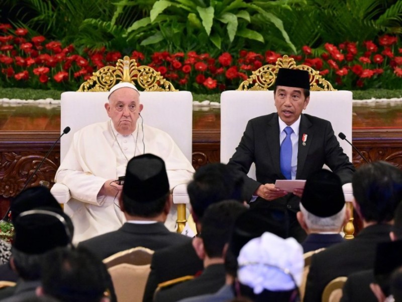 Paus Fransiskus dan Presiden Joko Widodo (Jokowi) di Istana Negara, Rabu (4/9/2024). Dok BPMI Setpres RI 