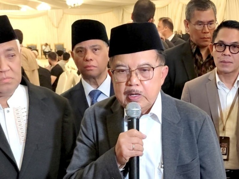 Di sisi lain, Wakil Presiden (Wapres) ke-10 dan ke-12 RI Jusuf Kalla (JK)