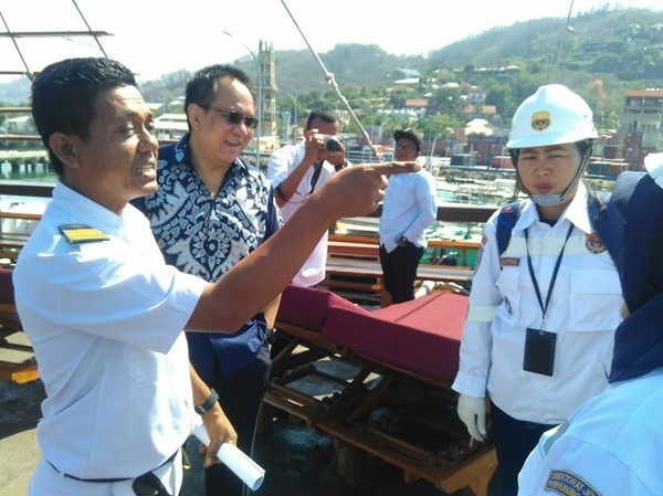 LAPORAN DARI LABUAN BAJO : Srikandi Marine Inspector Periksa 3 Kapal Layar