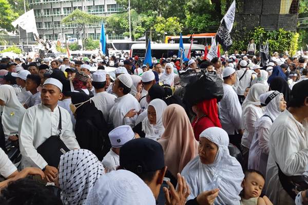 Massa Reuni Akbar 212 Membeludak, Monas Tak Bisa Menampung