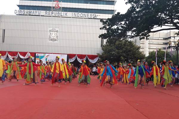 Anies Terima Rombongan Pawai Obor Asian Games 2018 di Balai Kota