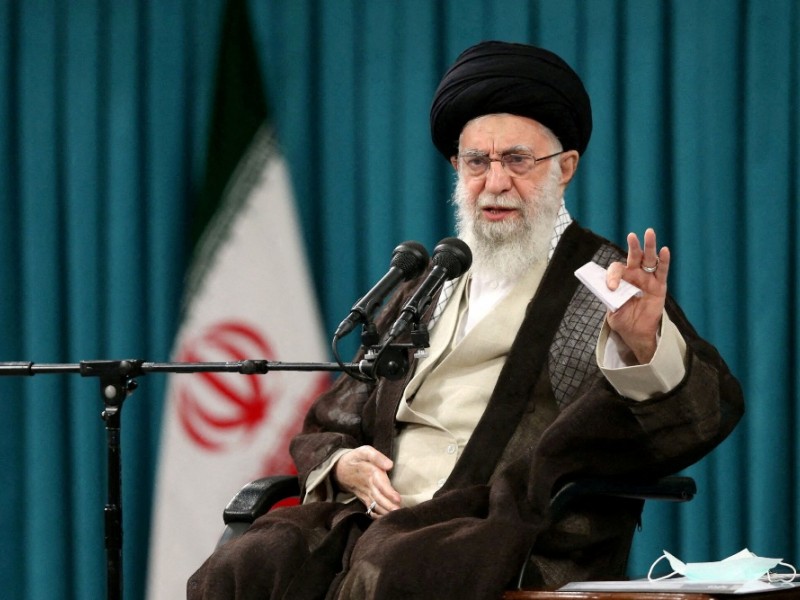 Jalan Pedang Ayatollah Khamenei, Pemimpin Besar Iran yang Dituding 'New Hitler'