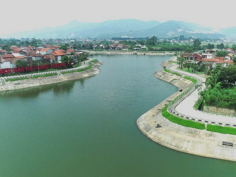 Kolam Retensi Andir Baleendah, Kabupaten Bandung menjadi solusi pengendalian banjir di kawasan Dayeuhkolot dan Baleendah yang sebelumnya kerap banjir, kolam retensi ini memiliki daya tampung air sebanyak 160 ribu meter kubik air dengan luas kolam sebesar 3,4 hektare - Bisnis/ Muhammad Olga
