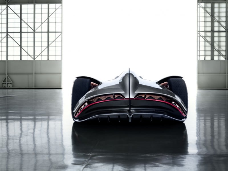 World Première di Monterey, Ini Tampilan Mercedes-Benz Vision EQ Silver Arrow