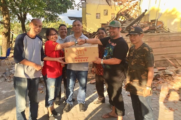 McDonald’s Bagi 5.000 Paket Makanan untuk Korban Gempa Lombok