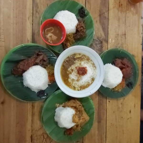 Gurihnya Srundeng di Depot Nasi Krawu Bu Timan