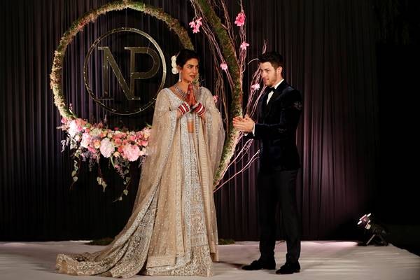 Wow, Kue Pernikahan Nick Jonas dan Priyanka Chopra Setinggi 5,48 Meter