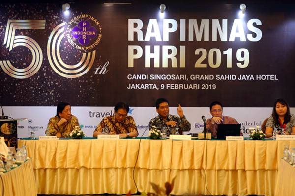 Ketua PHRI Mendapat Kejutan Ultah Saat Akan Pimpin Rapat