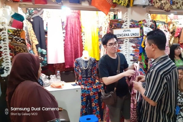 Jika di Solo, Jangan Lupa Beli Oleh-oleh Batik di Pasar Klewer