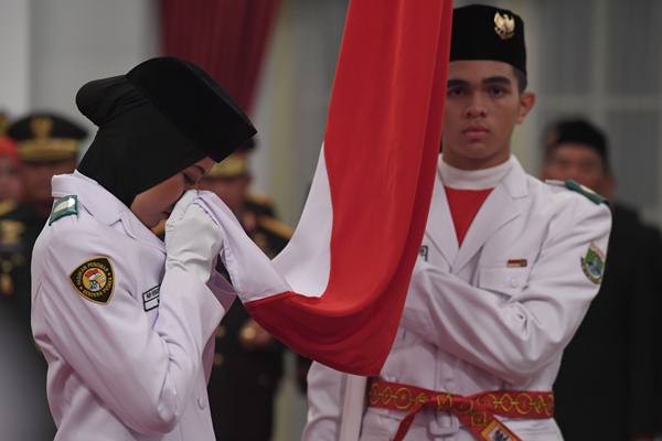 Tim Nusa Kibarkan Sang Merah Putih di Istana Merdeka