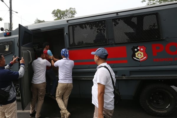 demonstran ditangkap 1