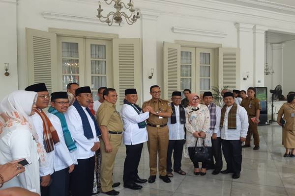 Kisruh Bantargebang, Anies dan Wali Kota Bekasi Berdamai