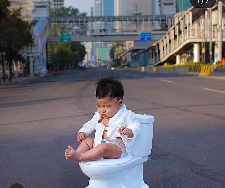 Foto-foto Selfi di Jalanan Jakarta yang Kosong Melompong Saat Lebaran