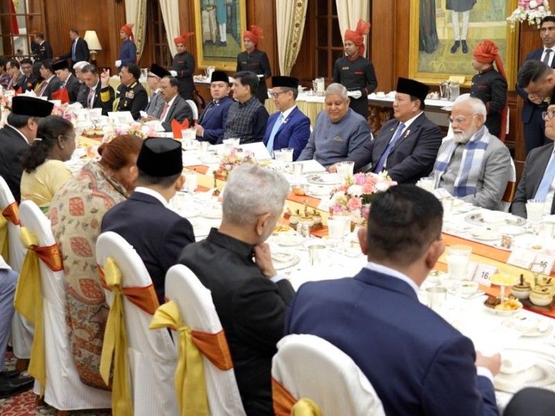 Presiden Prabowo Subianto menghadiri jamuan makan malam yang diselenggarakan di kediaman kenegaraan Presiden India Droupadi Murmu, Rashtrapati Bhavan, New Delhi, India, Jumat (25/1/2025). - Dok. BPMI Setpres