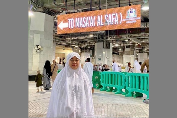 Foto Puan Maharani Berhijab Saat Ibadah Umrah