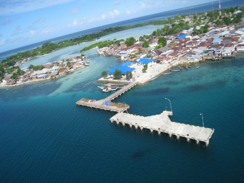 pulau geser maluku