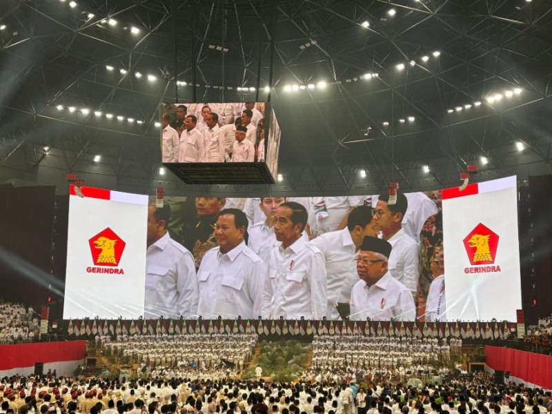 Presiden Joko Widodo (Jokowi), Wakil Presiden Ma’ruf Amin dan Presiden Terpilih  Prabowo Subianto hadir di Rapimnas Partai Gerindra yang dihelat di Indonesia Arena, Gelora Bung Karno (GBK) Jakarta Pusat, Sabtu (31/8/2024) /Bisnis-Jessica Gabriela Soehandoko