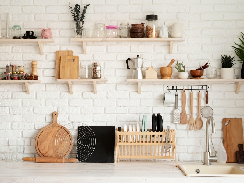 Rekomendasi Kado Hari Ibu yang Spesial dan Bermakna, salah satunya Perabotan Rumah Kitchen Set-iStock