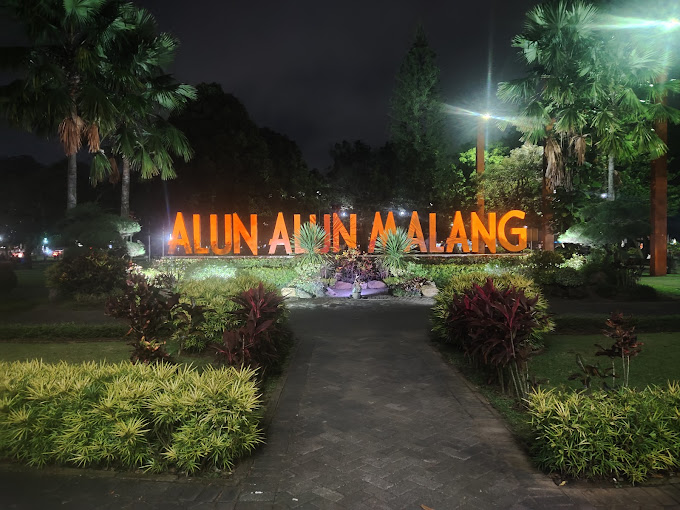 Rekomendasi Tempat Wisata di Malang Cocok untuk Liburan dan Spot Instagramable, ilustrasi Alun alun Malang