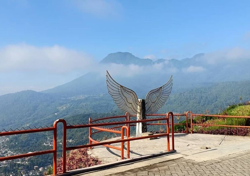 Rekomendasi Tempat Wisata di Malang Cocok untuk Liburan dan Spot Instagramable, ilustrasi Taman Langit Gunung Banyak