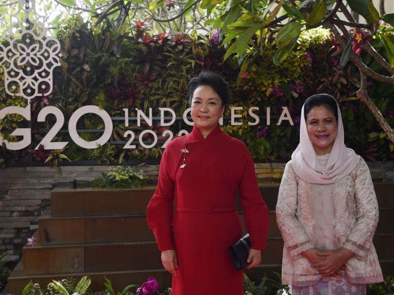 Gaya Fesyen 6 Istri Pimpinan Negara Delegasi KTT G20 di Spouse Program